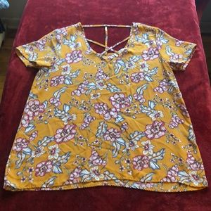 Size M Pink Rose Short Sleeve Shirt